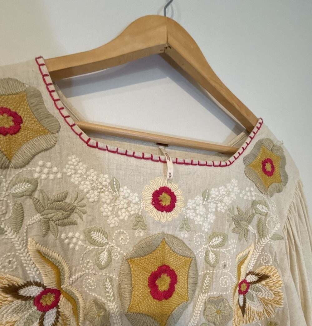 Free People Embroidered Floral Applique Crop Blouse Top M - Picture 2 of 6
